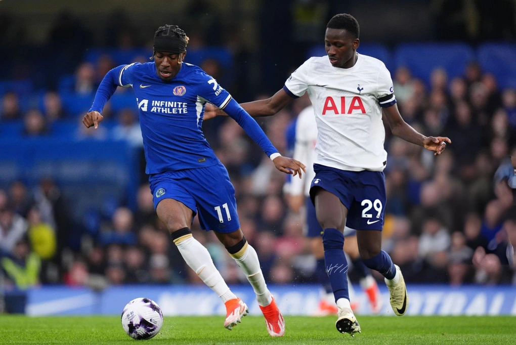 Chelsea tiếp tục hy vọng đua Top 6 sau khi thắng Tottenham