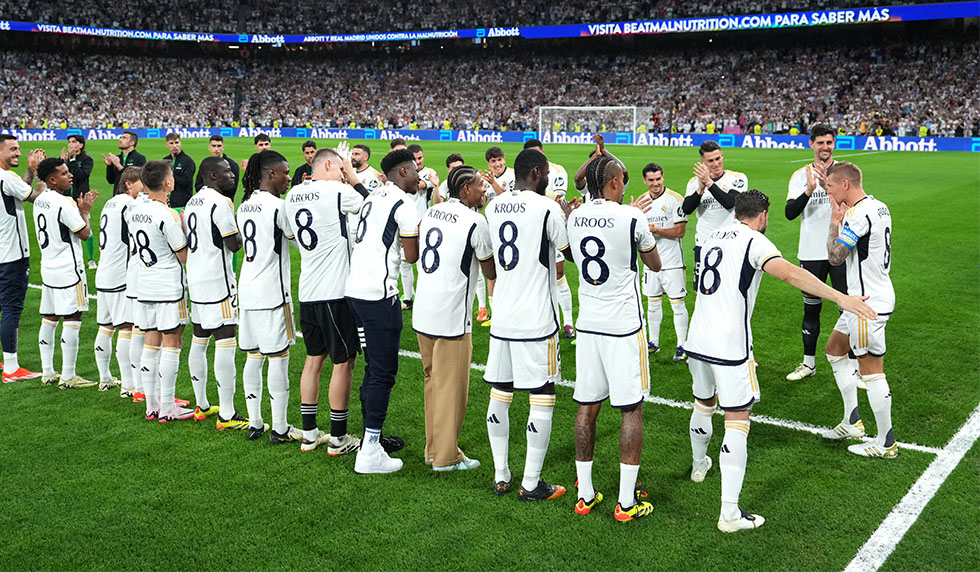 Trận đấu chia tay Toni Kroos: Toàn đội làm điều khiến tiền vệ người Đức xúc động