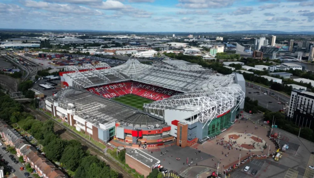 Man Utd có thể đổi tên sân Old Trafford để kiếm tiền?