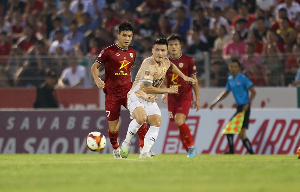 Quang Hải kết thúc giấc mơ chơi bóng ở nước ngoài, ký kết hợp đồng trọn đời với CAHN